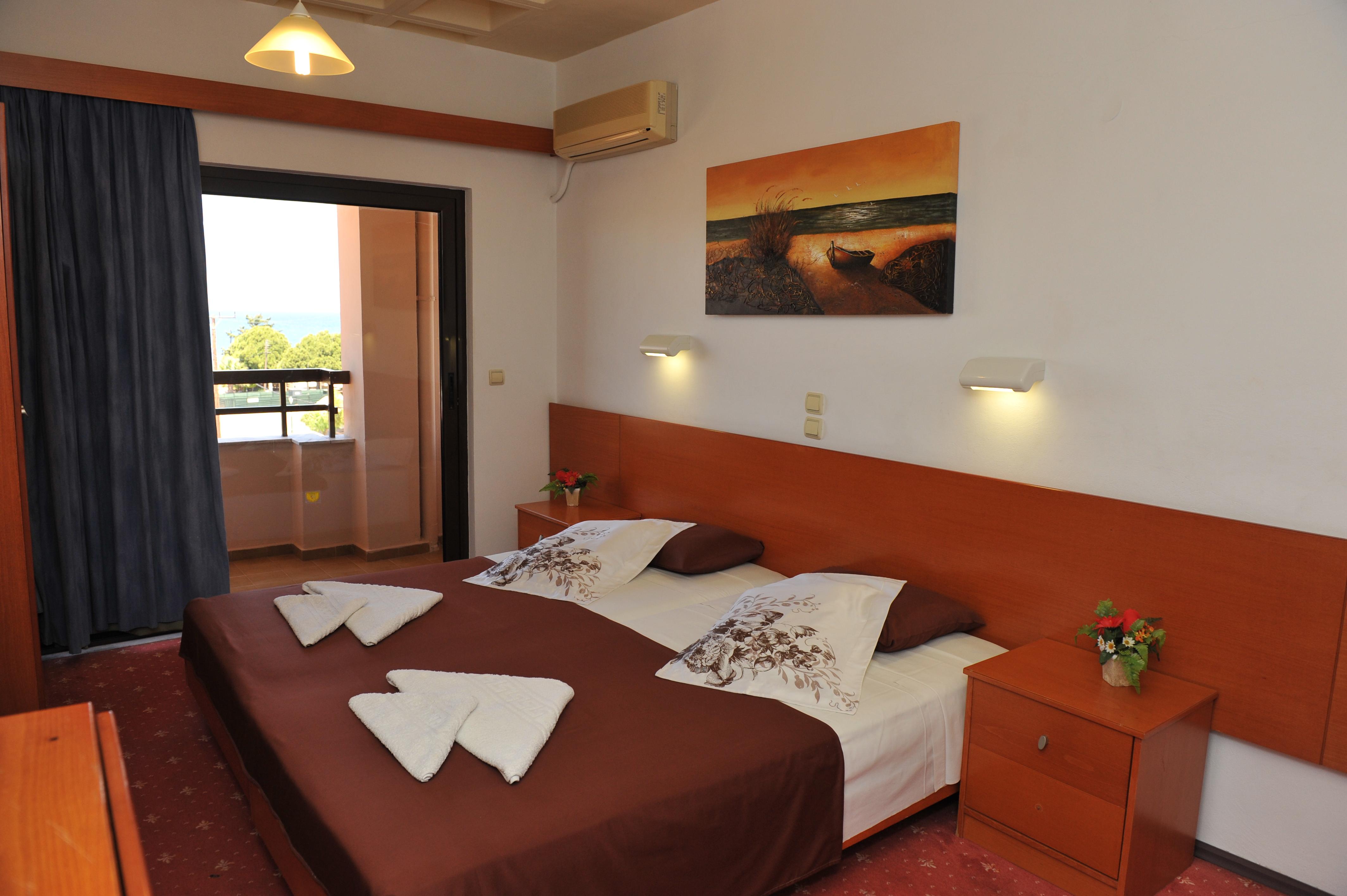 Heleni Beach Hotel Ialysos  Dış mekan fotoğraf